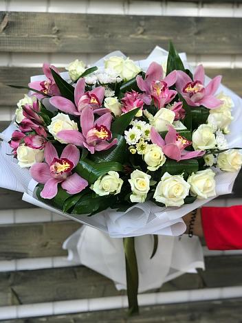 Букет цветов из: Розы и Хризантемы в Боброво