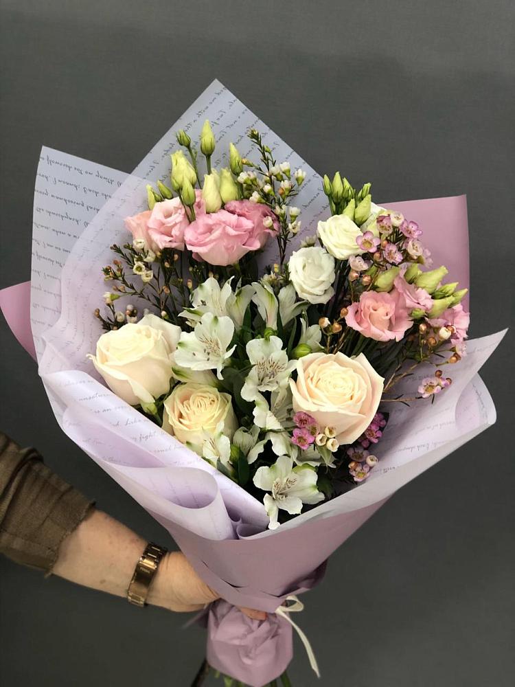 Букет цветов из: Альстромерии, Розы и Лизиантусы в Боброво