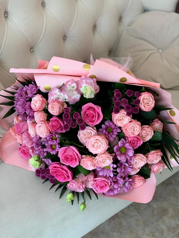 Букет цветов из: Хризантемы, Розы и Лизиантусы в Боброво