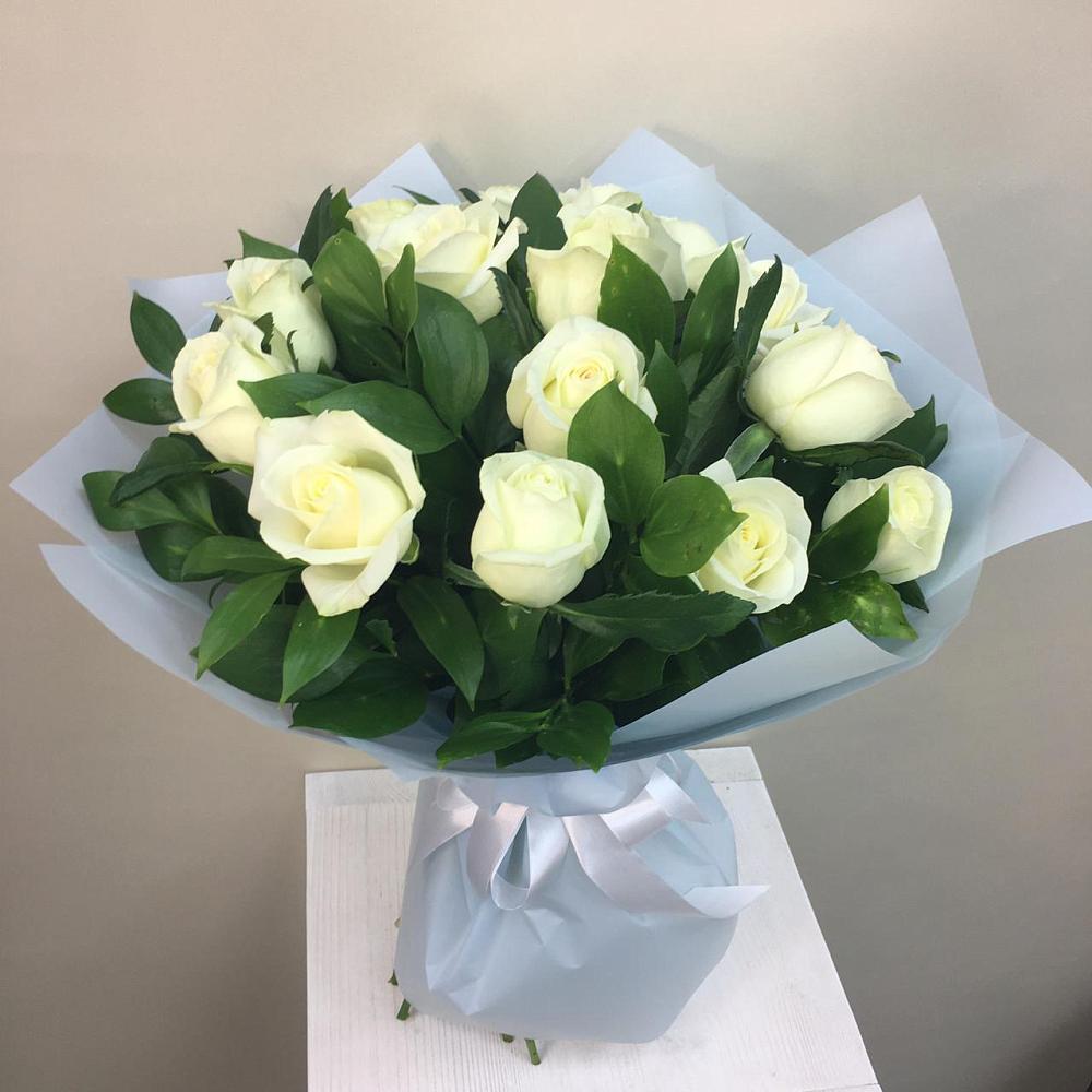 Букет 15 Белых роз Проуд в Боброво