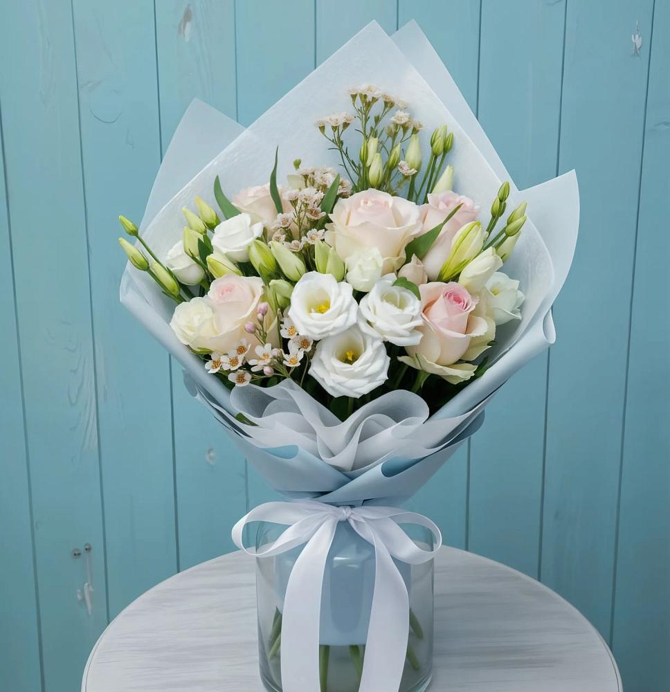 Букет цветов из: Розы и Лизиантусы в Боброво