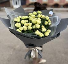 Букет Белые кустовые розы Солинеро в Боброво