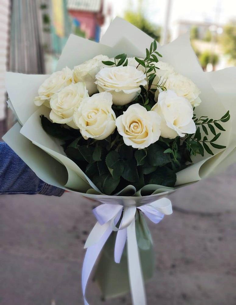 Букет Белые розы Проуд в Боброво