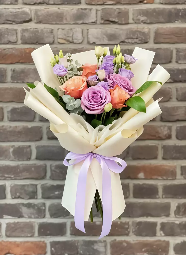 Букет цветов из: Лизиантусы и Розы в Боброво