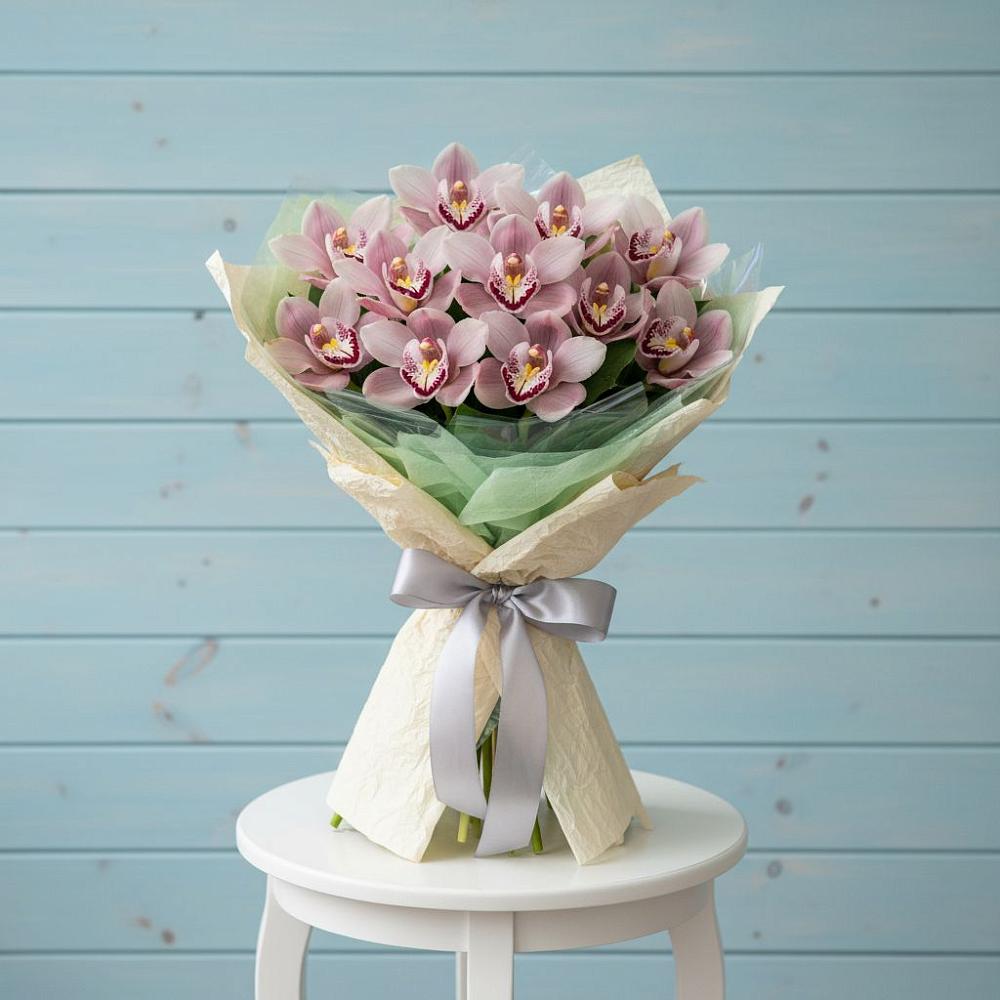 Букет цветов из: Орхидеи и Розы в Боброво