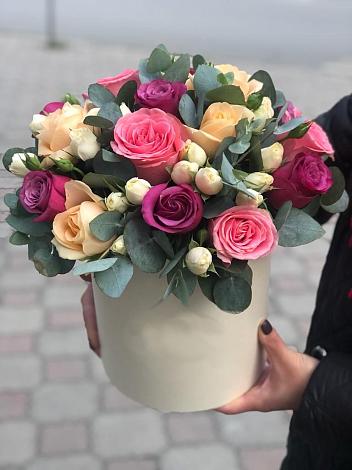 Цветочная композиция из Розы в шляпной коробке в Боброво