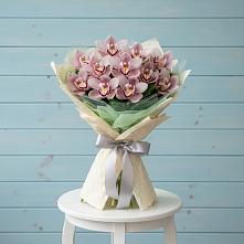 Букет цветов из:  Орхидеи и Розы #REPLACE_PRED# Боброво