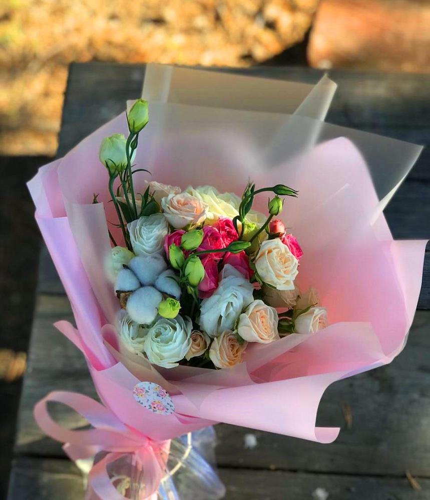 Букет цветов из: Розы и Лизиантусы в Боброво