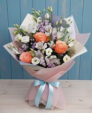 Букет цветов из:  Лизиантусы, Розы, Альстромерии и Гипсофила в Боброво