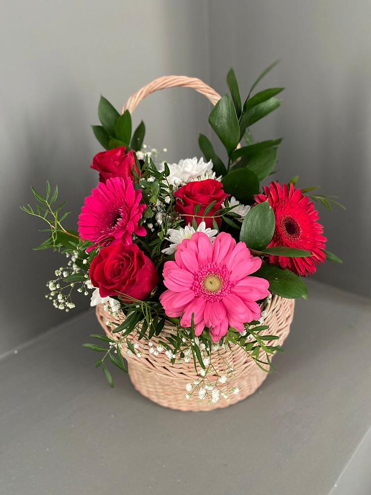 Цветочная композиция из Розы, Хризантемы и Герберы в корзине в Боброво