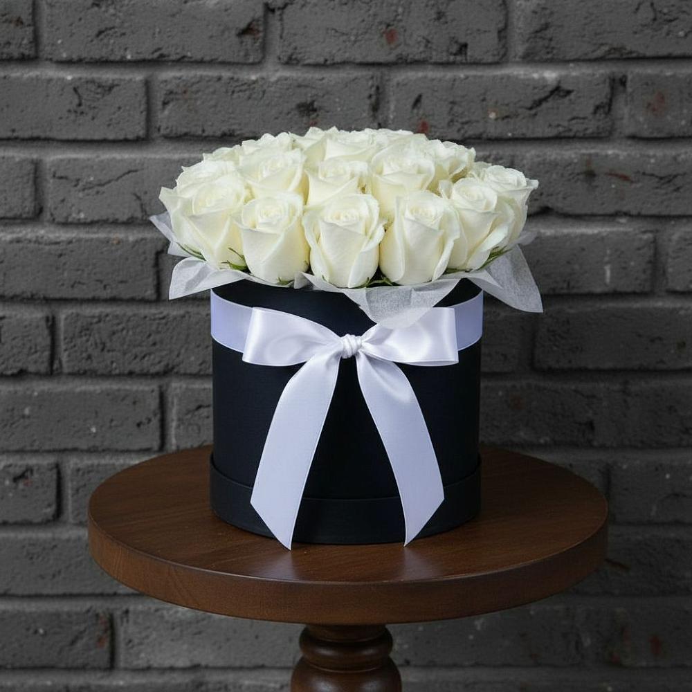 Цветочная композиция из Розы в шляпной коробке в Боброво