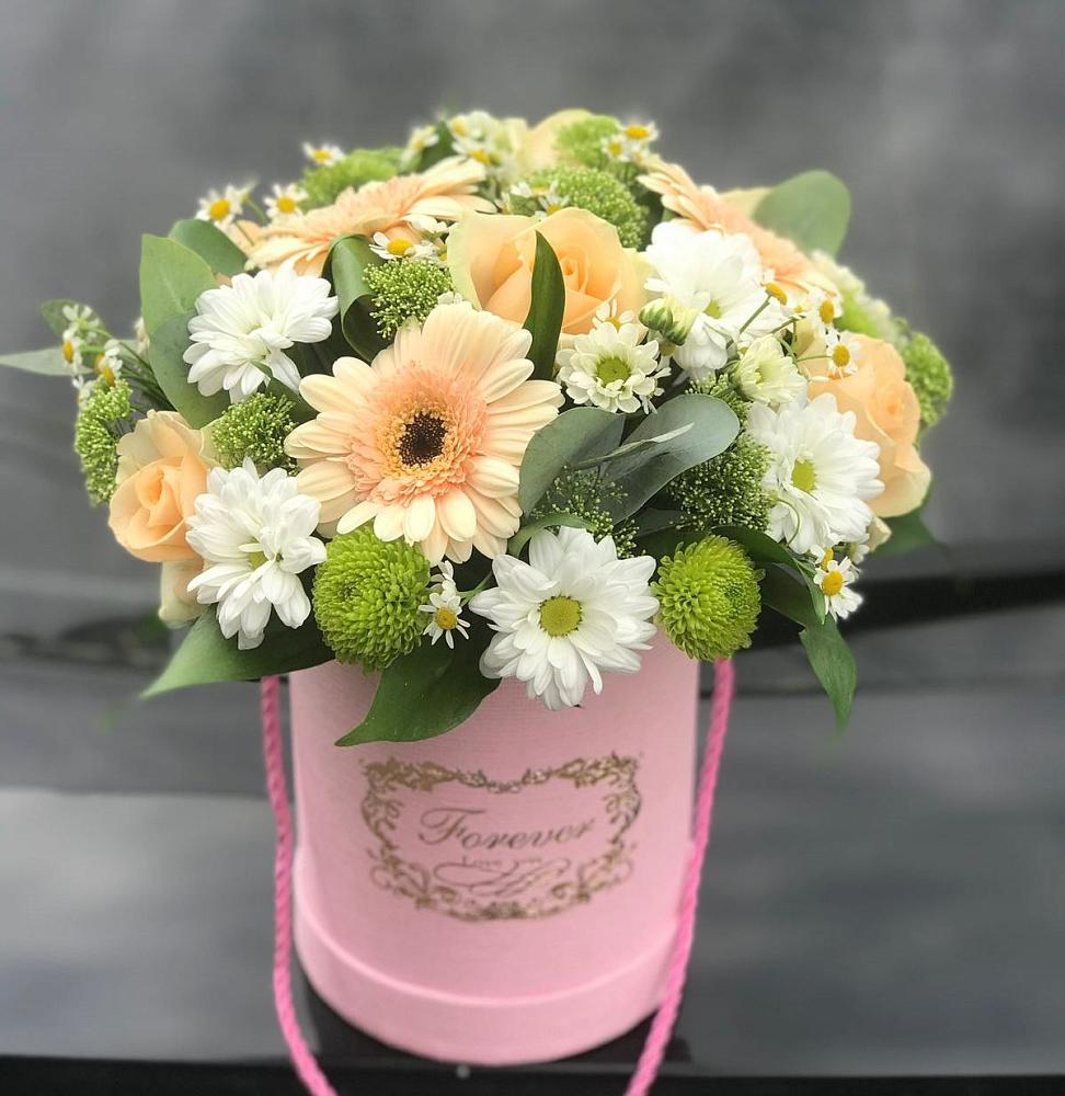 Цветочная композиция из Розы, Герберы и Хризантемы в шляпной коробке в Боброво