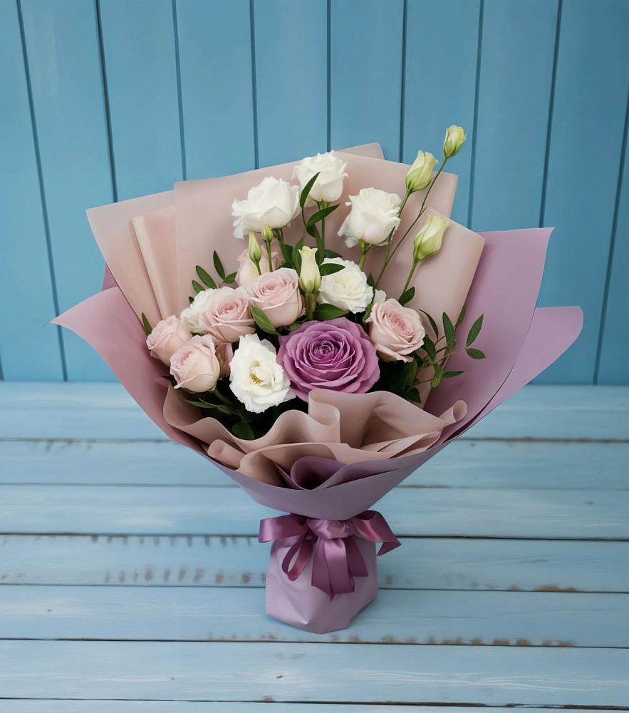 Букет цветов из: Розы и Лизиантусы в Боброво